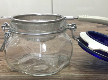 step8: 把豬油過濾。