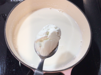 step4: 加入1湯匙乳酪勻拌。