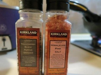 step5: 加入黑胡椒海鹽 調味