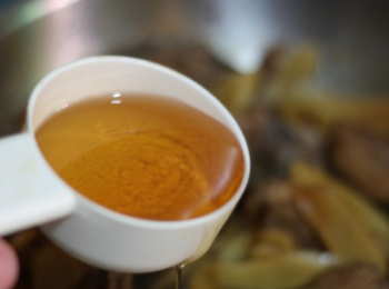 step7: 再下黃酒，白醋，糖漿。