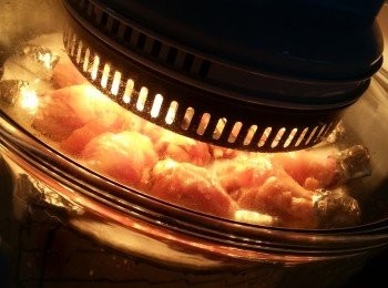 step3: 光波爐用高架,用220c先預熱約3分鐘,先波8分鐘,反轉再波6-8分鐘
(亦可以用少許油起鑊去煎香,亦可以用焗爐230c焗,時間每邊約10分鐘,需目測)