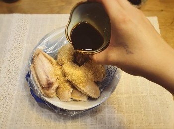 step5: 加入醃料生抽及老抽