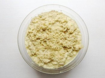 step5: 將老薑清洗乾淨,再用研磨器磨成薑泥。