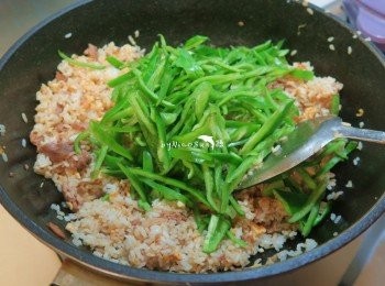 step5: 最後放入青椒.拌勻即可