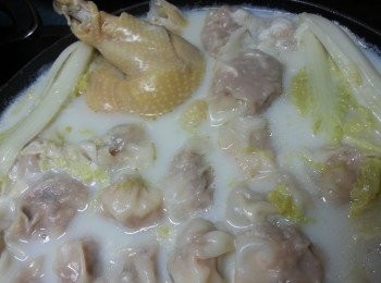 step7: 最後加上以煮熟雲吞即可