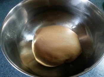 step3: 搓成粉糰至光滑