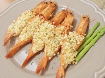 step3: 15分鐘後完成囉!! 有Q勁的蝦肉搭上酥脆的杏仁角...好好吃!!!