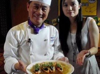 step4: 2016／4／7於福華飯店當佳格廠商得意的一天系列貴賓吃阿基師現煮的辦桌年菜尾牙餐，阿基師也有提餐廳所使用的大明蝦，也是來自澎湖野生大明蝦喔！