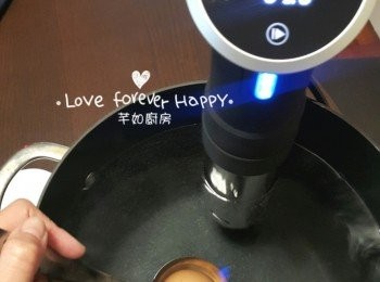 step2: 將雞蛋放入, 用慢煮機以 63°C煮 50分鐘