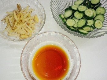 step2: 將<span class="group_2">調味料</span>調勻,用微波爐加熱一下,讓砂糖融合.