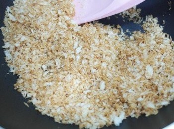 step3: 炒到顏色變成這樣!!! 呈現金黃色狀態&gt;////