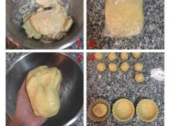 step4: 先用叉子或其他工具將麵粉和蛋液攪伴到看不見液體，再用手以按壓的方式讓麵粉成團，然後用保鮮膜包起放入冷凍庫，冰5分鐘後取岀，如麵團表面不平整則表示<span class="group_1">食材</span>沒有混勻，故可以用壓折方式，滾平後折起再滾平，直到表面光滑。 接著秤重，等量分成6等份後揉圓，在模具裡放入ㄧ顆塔皮，大姆指沾高粉後延著模具壓出型狀
