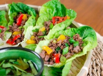 step4: 用生菜包著牛肉享用～