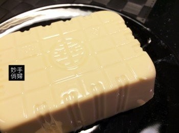 step5: 雞蛋豆腐煮火鍋比較適合,是因為放進湯裡煮時,比較不會破