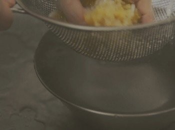 step10: 酸白菜洗淨