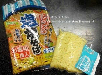 step1: 薄豬肉片以醃料醃15分鐘，椰菜及甘旬洗淨後切絲。