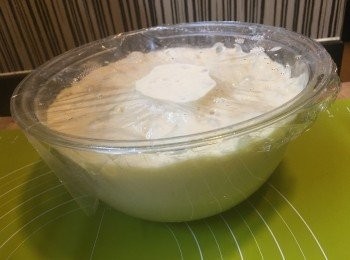 step2: 室溫／放入雪櫃發酵，漲大至兩倍。