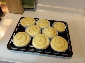 step13: 待二次發酵大兩倍、掃上蛋液飾面入爐