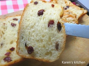 step5: 接下來就不用理它了，讓面麵包機發酵和烤了，做出来软乎乎哒好好吃