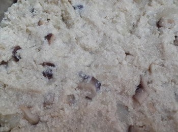 step1: 先將香菇泡軟切丁,馬鈴薯蒸熟搗成泥狀備用 將所有<span class="group_1">食材</span>放入鍋中加上板豆腐搗成泥拌勻 加入適當調味料即可,