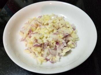 step2: 蒜頭，乾蔥