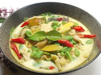 step12: 加入椰漿燉煮後,口感微辣又椰香味十足,非常下飯喔!