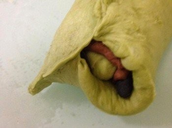 step10: 頭尾兩邊的收尾稍為壓一下成三角形 (如圖)