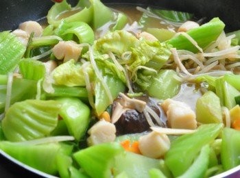 step10: 再將干貝入鍋一起滾煮約5分鐘即可