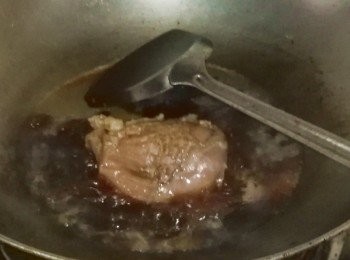 step2: 然後牛鍵再用炒鍋收汁。