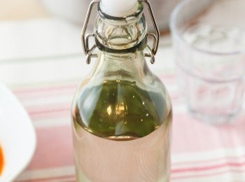 step12: KORKEN水瓶有密封式瓶蓋設計，可防止裡面的液體漏出。