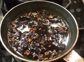 step6: 將所有豉汁醬料混合煮滾。