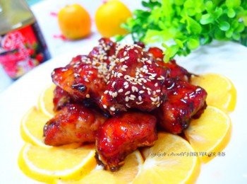 step5: 盛盤灑上芝麻就OK囉~果香入菜好解膩喔~