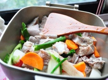 step6: 接著放入牛肉拌炒