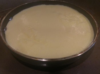 step7: 用煎蛋煎pan煎出來比較圓形,如果沒有可用普通易潔煎pan。