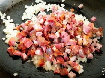 step3: 加叉燒粒拌炒