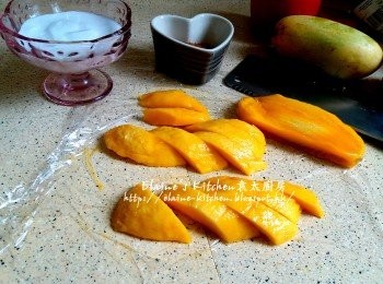 step9: 芒果去皮去核切件