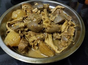 step12: 熄火焗 30分鐘，再用細火燜多 1 小時，放入枝竹繼續細火燜 30 分鐘，