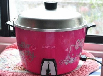 step4: 蓋上鍋蓋後繼續燉煮至電源跳起~