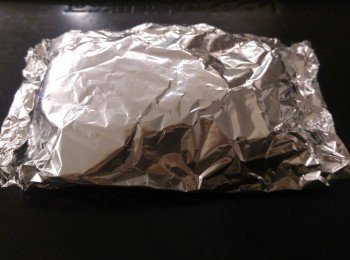 step3: 將錫紙包好排骨, 放入焗爐焗30分鐘。