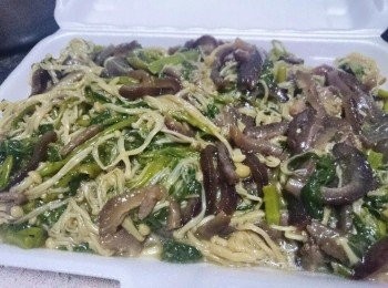 step4: 將芝麻炒香, 食用前取出再用篩瀝乾多餘水份, 將芝麻灑上面即可食用。