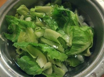step4: 生菜洗淨泡冰水瀝乾備用