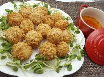 step8: 可以配泰式酸甜雞醬進食