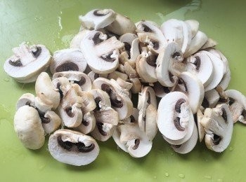step2: 磨菇洗淨切片