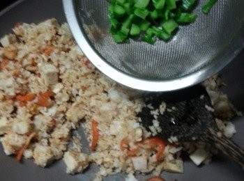 step9: 再加入芥蘭菜框炒勻