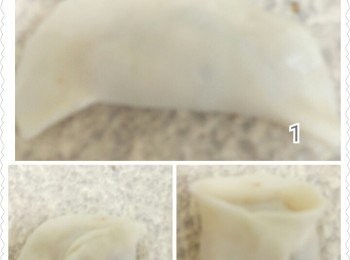step2: 按照圖片步驟1->2->3包水餃，圖片3最後右邊沾水，左邊黏上。像金元寶型狀。