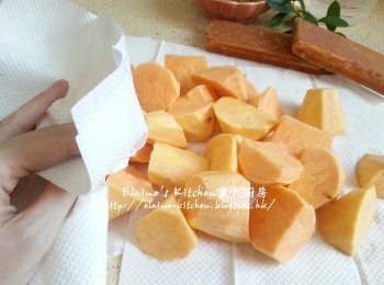 step4: 倒去水份後用廚紙抹乾