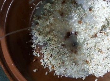 step2: 將500g清雞湯加入米內