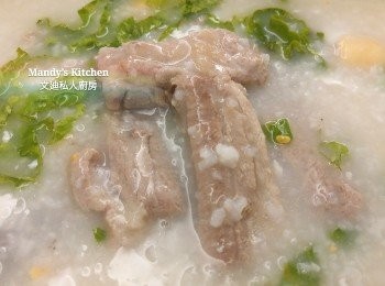step5: 咸排骨可加入粥同食。