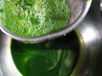 step3: 將菜汁隔去渣待用