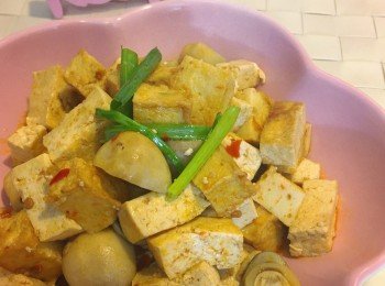 辣味野菜百頁草菇燴豆腐